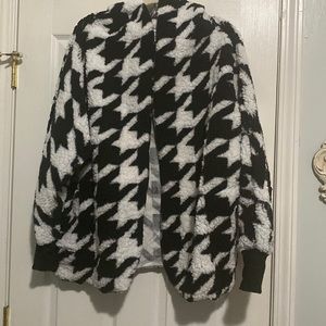 LuLaRoe hounds tooth Sherpa hooded jacket worn once